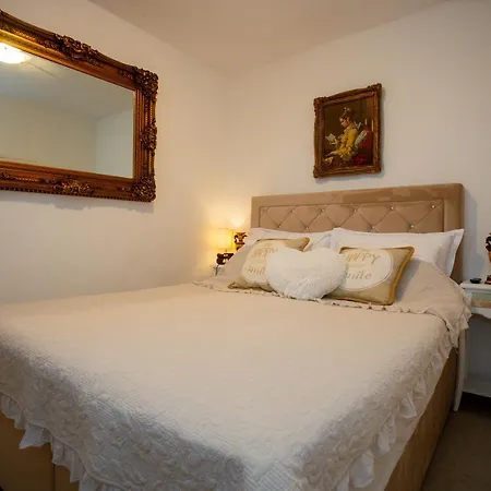 Villa Marela With Heated Swimming Pool Trogir