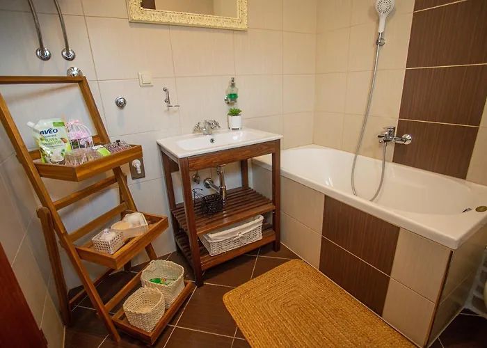 Villa Marela With Heated Swimming Pool