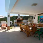 Marela With Heated Swimming Pool Вилла Трогир