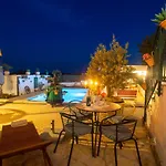 Marela With Heated Swimming Pool *