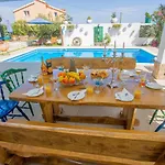 Marela With Heated Swimming Pool Вилла Трогир