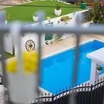 Вилла Marela With Heated Swimming Pool