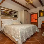 Marela With Heated Swimming Pool Вилла Трогир