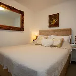 Вилла Marela With Heated Swimming Pool Трогир