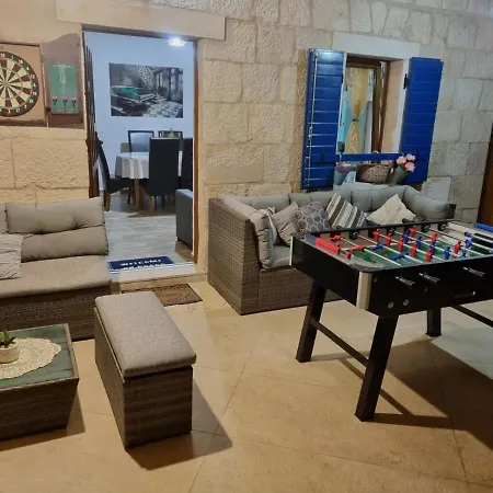 Marela With Heated Swimming Pool Вилла Трогир
